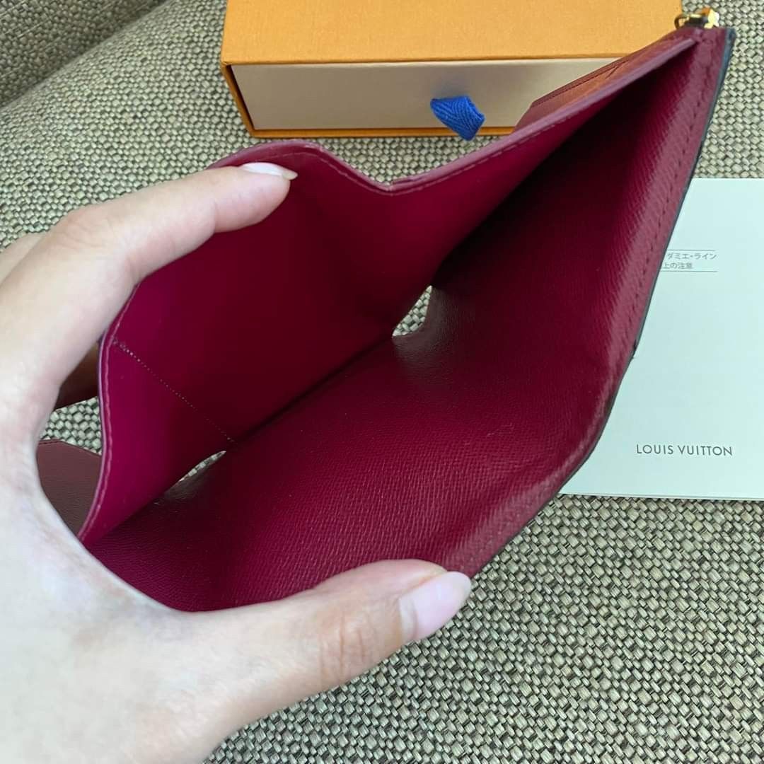 Wallet (Category: Luxury Bags & Wallets) located in Cabadbaran. Submitted by luxurysourcedbyjinx (Listing ID 1247858647, Image 3). Description: LV Victorine Fuchsia ✨ In excellent rank A condition😍 No peeling. No cracks. No sticky parts Bright monogram canvas. No interior stains With box inclusion. Steal deal💯 ₱ 26900 𝙰𝚕𝚕 𝚒𝚝𝚎𝚖𝚜 𝚙𝚘𝚜𝚝𝚎𝚍 𝚊𝚗𝚍 𝚜𝚘𝚕𝚍 𝚊𝚛𝚎 𝟷𝟶𝟶% 𝚊𝚞𝚝𝚑𝚎𝚗𝚝𝚒𝚌 𝚊𝚗𝚍 𝚖𝚘𝚗𝚎𝚢𝚋𝚊𝚌𝚔 𝚐𝚞𝚊𝚛𝚊𝚗𝚝𝚎𝚎𝚍.