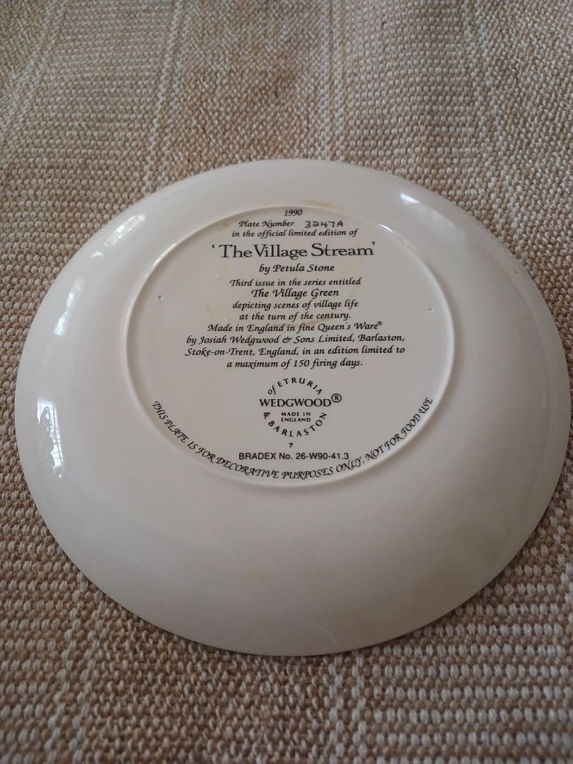 Wedgwood Collectors plate 'The Village Stream' by Petula Stone, Hobbies