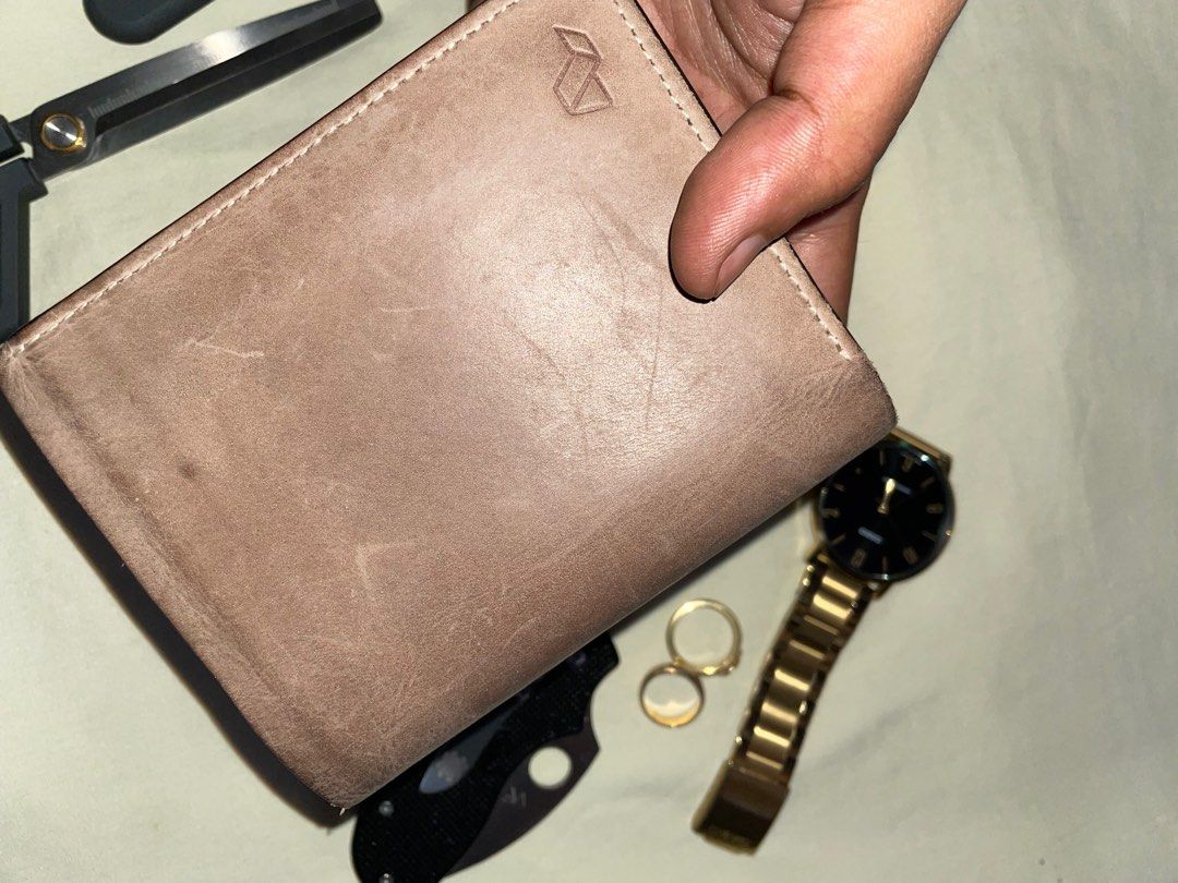 100% original pure leather wallet (Category: Wallets & Card holders) located in Cavite. Submitted by devz1990 (Listing ID 1248005228, Image 1). Description: 100% original albedo wallet Pure leather sya like 90% leather then 10%textile Maganda sya hindi kagaya ng ibang wallet Medyo kuminis n sya dahil sa gamit na pero quality is 100% good napaka durable Product produce bt thailand may website sila pwede nyo i search ... signature po ito hindi pipi