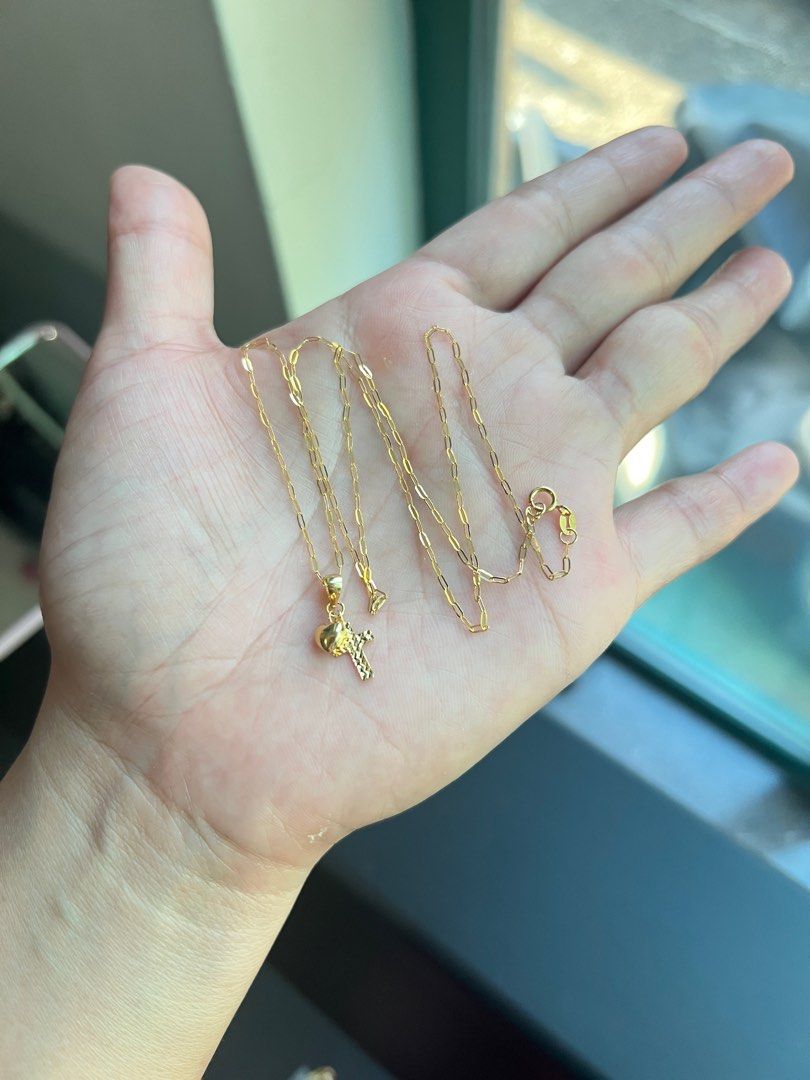 18k Saudi Gold necklace, 名牌, 飾物及配件- Carousell