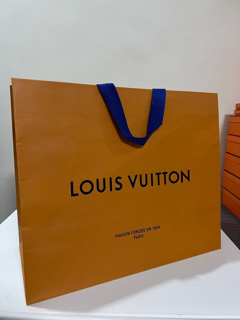 Louis Vuitton paper bags in 2023