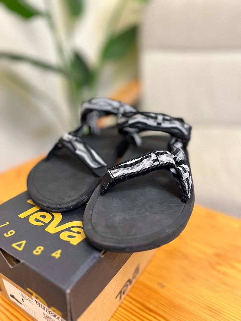 Teva best sale size 14