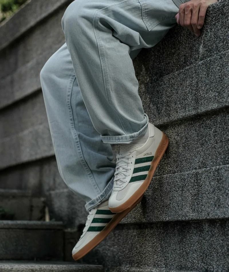 Adidas gazelle online green on feet