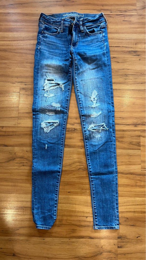 American Eagle Ripped Jeans, Women's Fashion, Bottoms, Jeans & Leggings on  Carousell