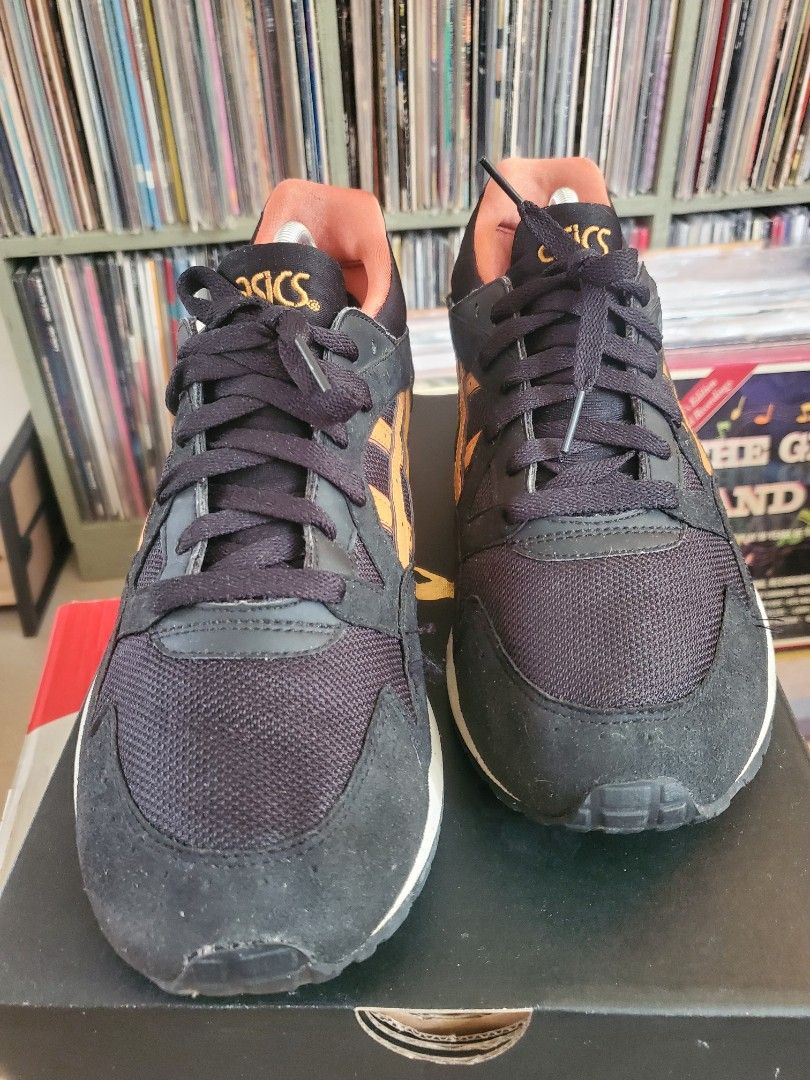 Asics Gel lyte V preloved condition mens US suze 11 Men s Fashion