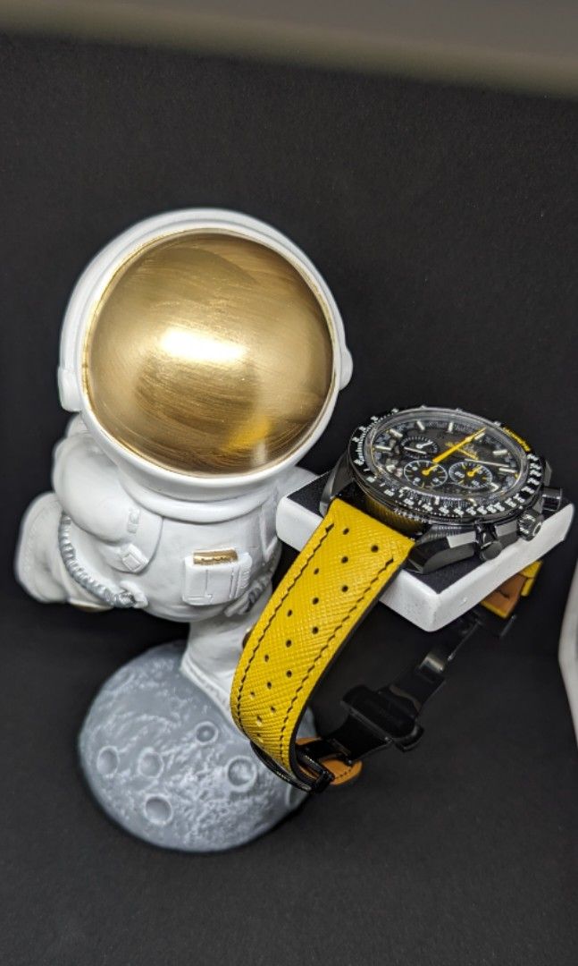 Astronaut Watch Display Holder Stand Men s Fashion Watches