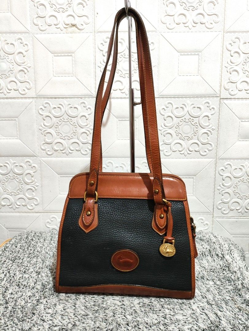 Authentic Dooney Bourke leather shoulder bag Luxury Bags