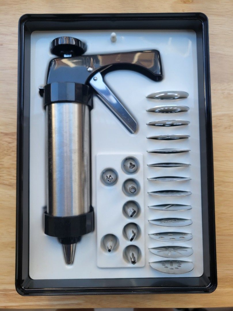 Avanti Cookie Press and Icing Set, Everything Else on Carousell