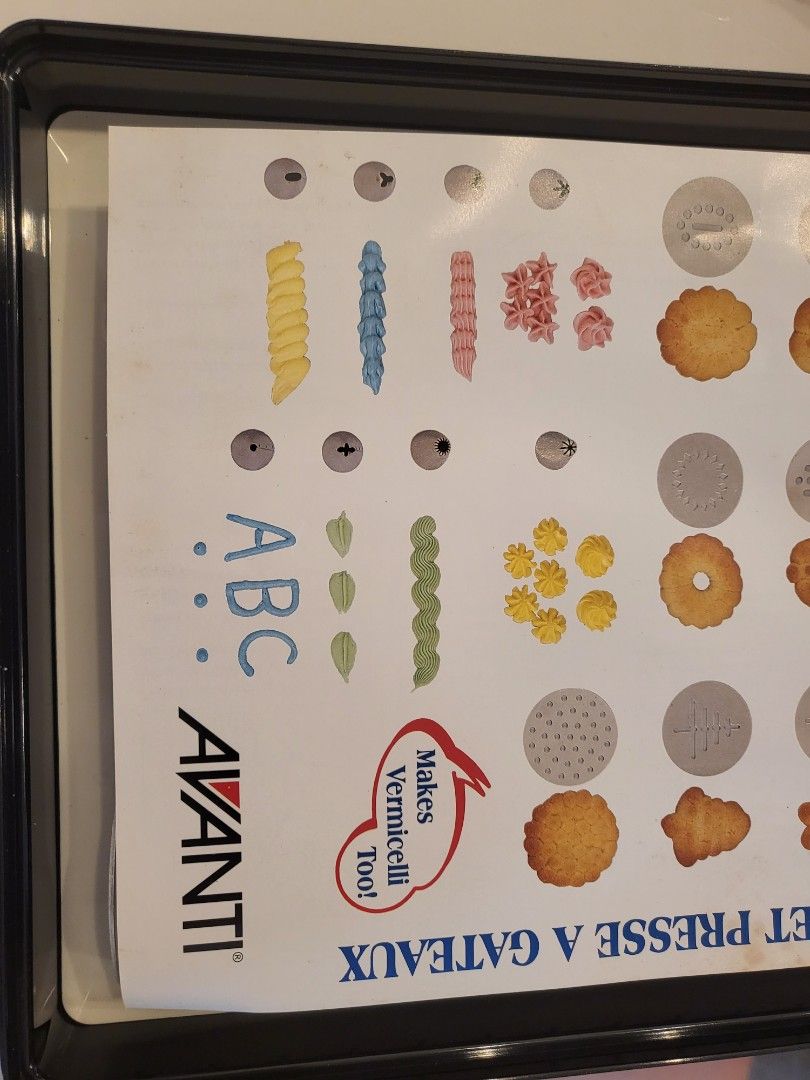 Avanti Cookie Press and Icing Set, Everything Else on Carousell