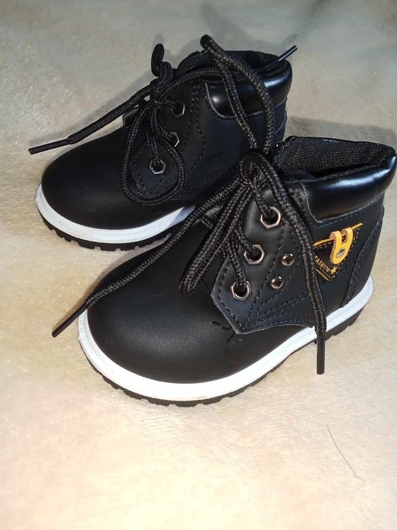 blacks kids walking boots
