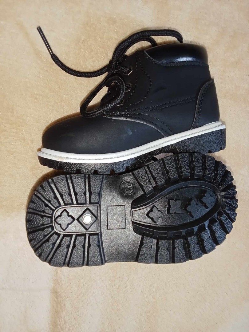 blacks kids walking boots