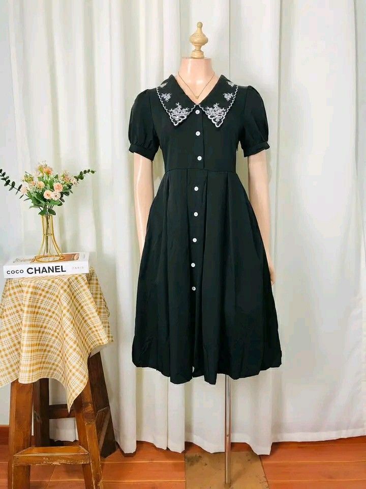 Black Maxi Dress (Category: Dresses) located in Taguig. Submitted by declutter_anon (Listing ID 1247916494, Image 1). Description: Maxi Small Bust 32-33 Waist 25-26.