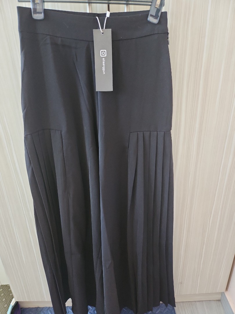 Black Pleated Palazzo Pants, Women's Fashion, Bottoms, Other
