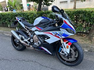 BMW S1000RR ( M) Package With Carbon Wheels. 5Years PML Local BMW Agent Warranty. One Owner. Registration Date 29/07/2022.