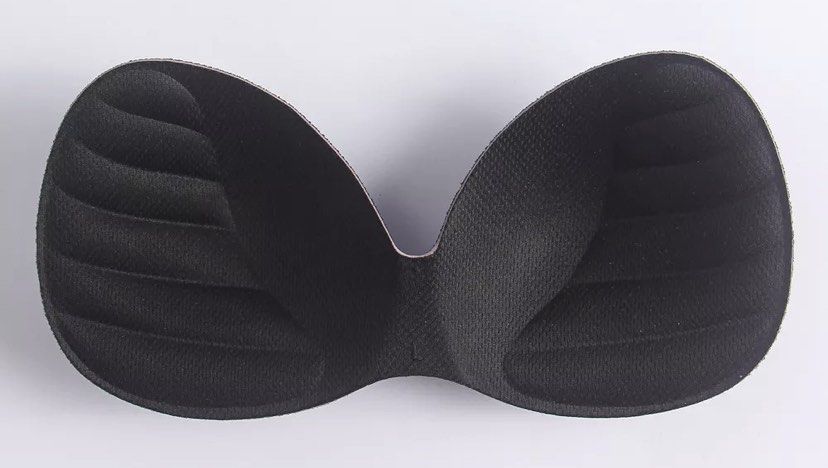 Bra padding (Category: New Undergarments & Loungewear) located in Singapore. Submitted by twilight_5han (Listing ID 1248036279, Image 1). Description: 5 available - 2 pink, 3 white.