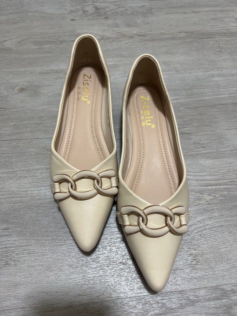White flats deals for women