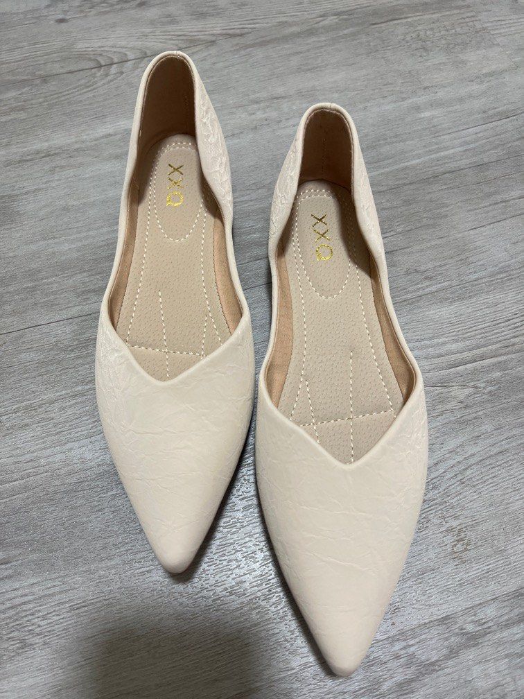 White flats pointed toe on sale