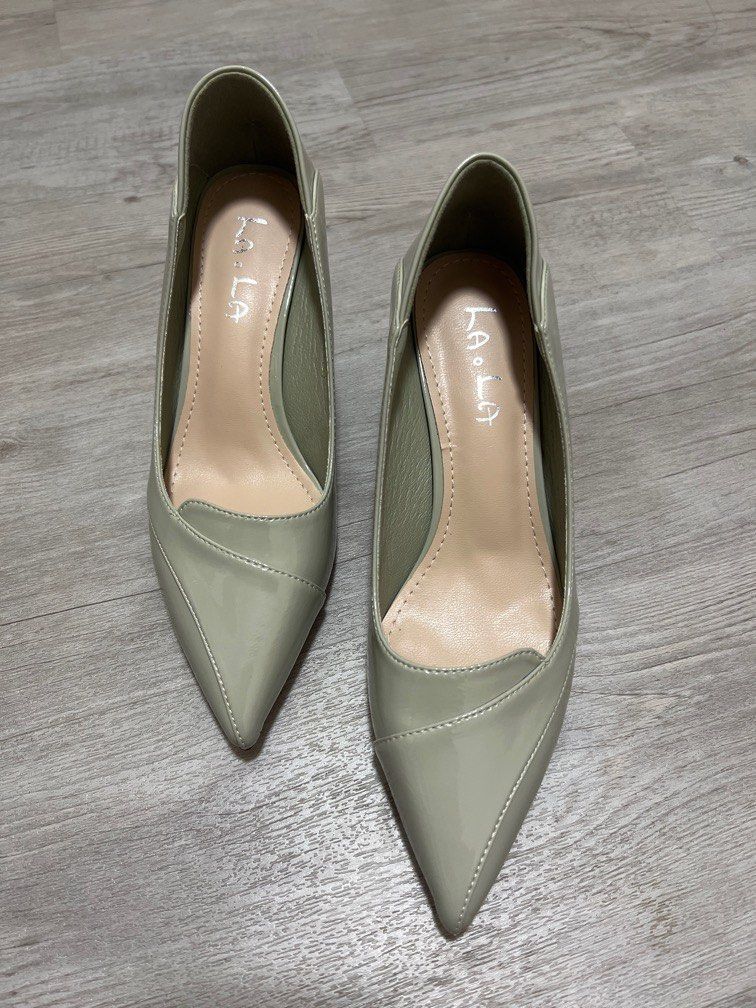 BRAND NEW GREY HEELS