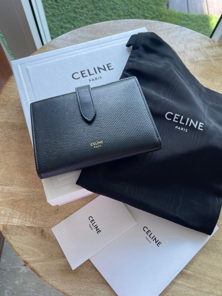 CELINE MEDIUM STRAP WALLET IN GRAINED CALFSKIN BLACK