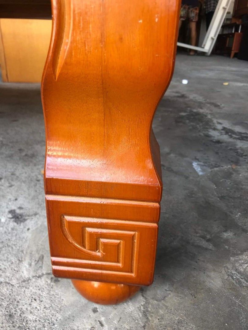 Center table on carousell