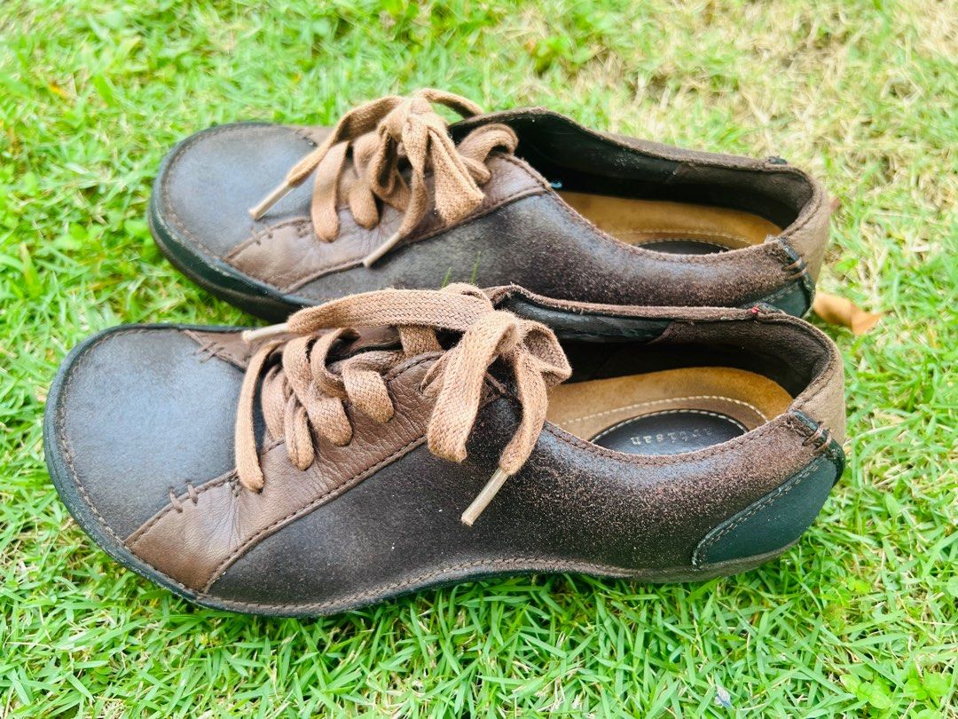 Clarks artisan top shoes uk
