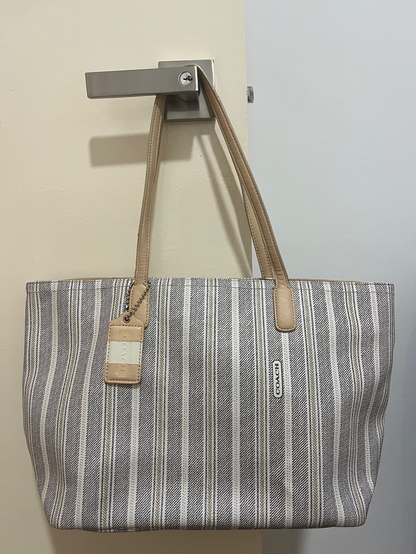 Coach casual bags store