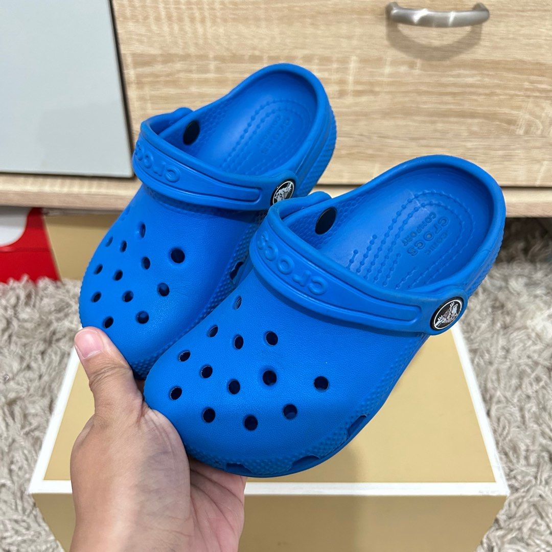C9 crocs store