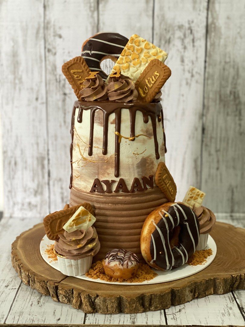 Customise Halal Cakes/cupcakes and Desserts, Food & Drinks, Homemade