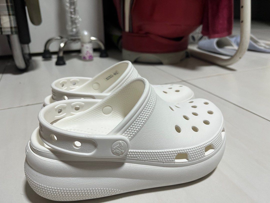 White crocs outlet j3