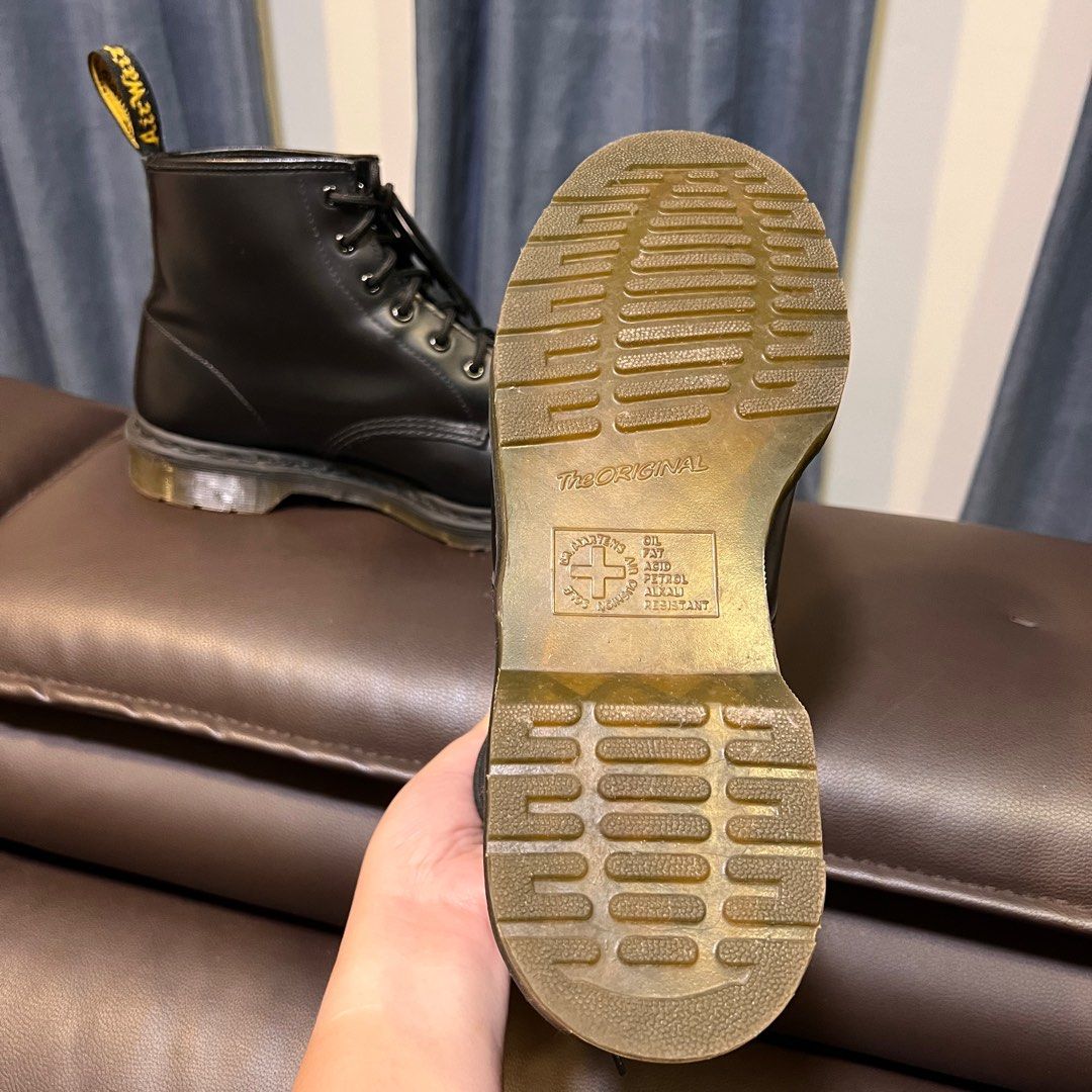 Dr martens hotsell original vs fake