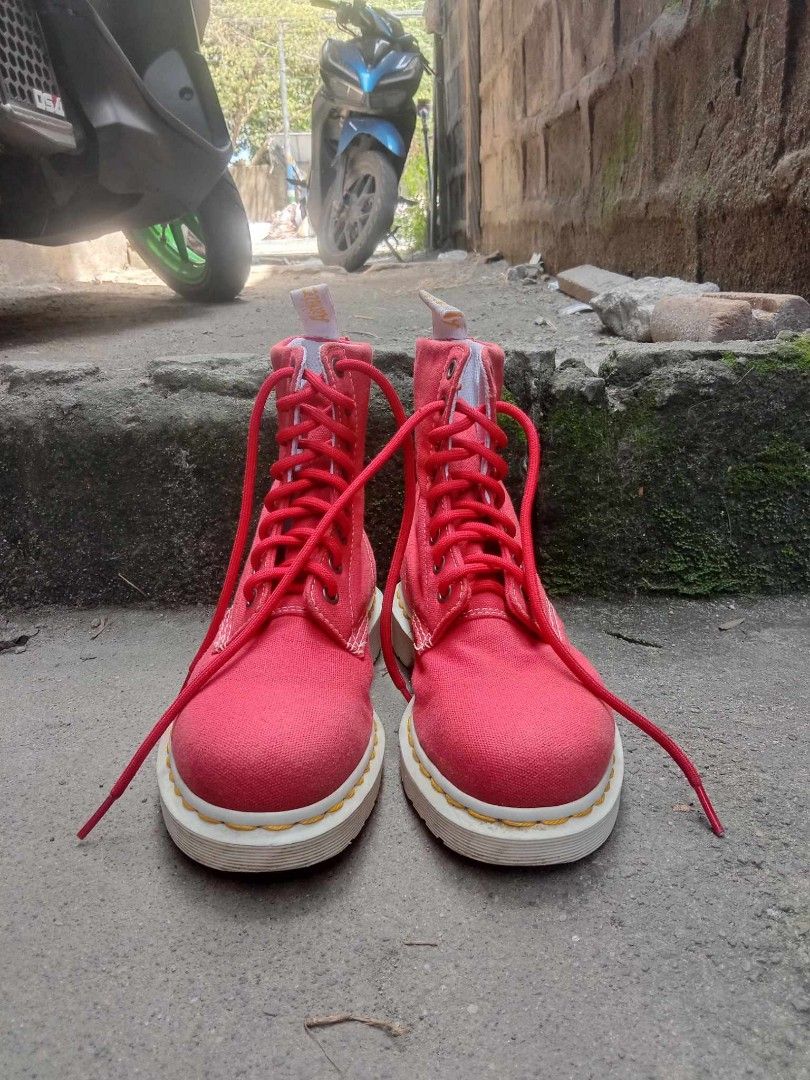 Dr martens page boot sales