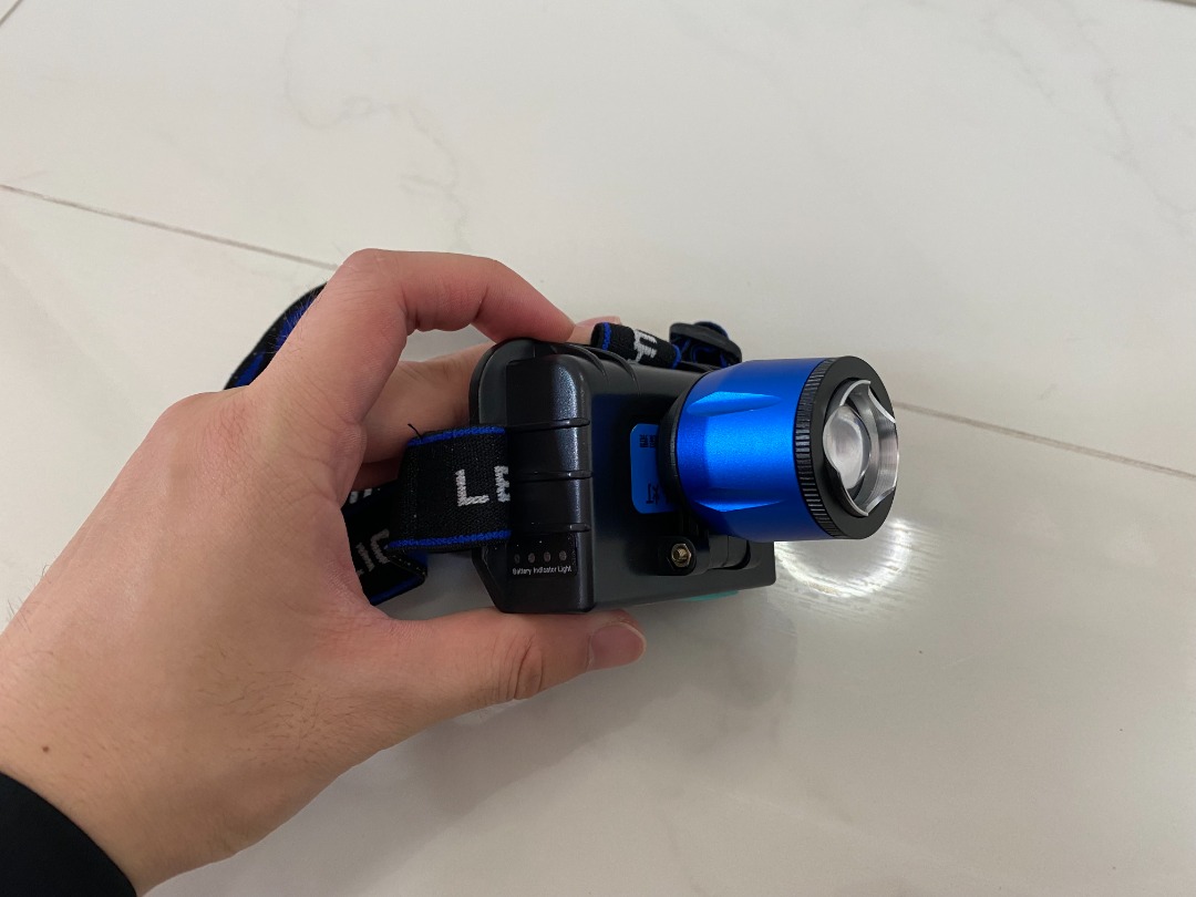Dual UV + White Light Headlamp Zoomable, Sports Equipment, Hiking