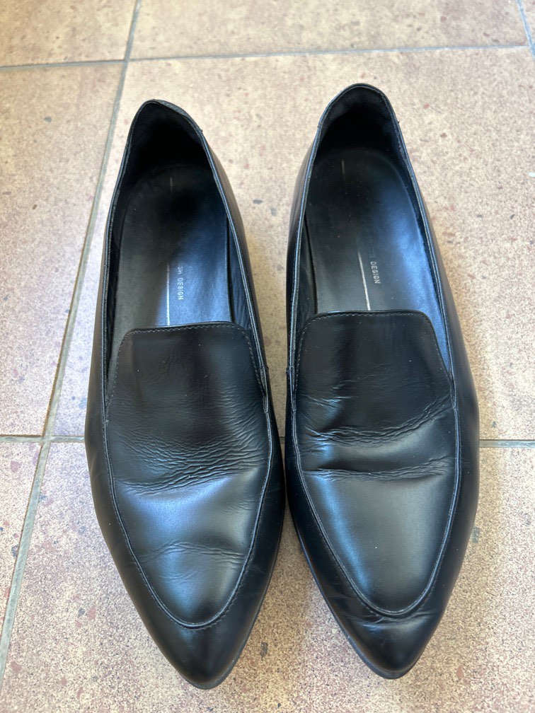 Ecco black leather shoes 39 Women s Fashion Footwear Loafers on