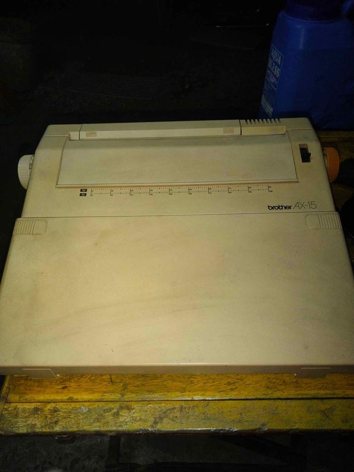 Electric typewriter Brother AX15, Hobbies & Toys, Memorabilia