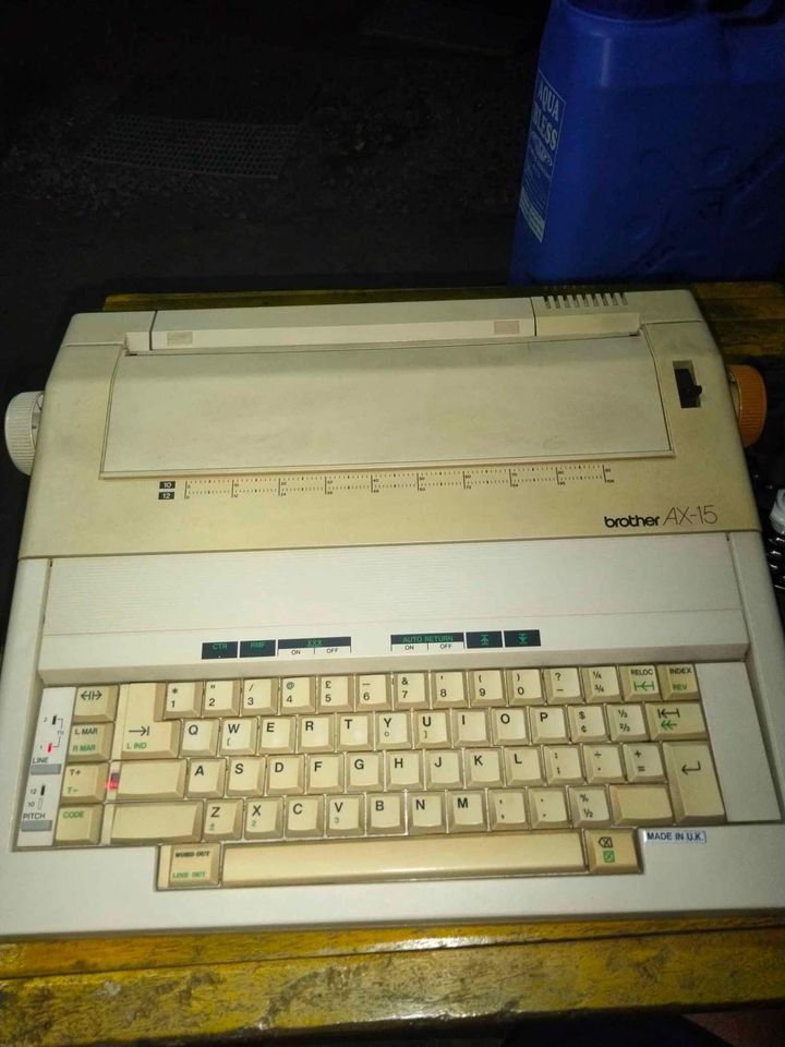 Electric typewriter Brother AX15, Hobbies & Toys, Memorabilia