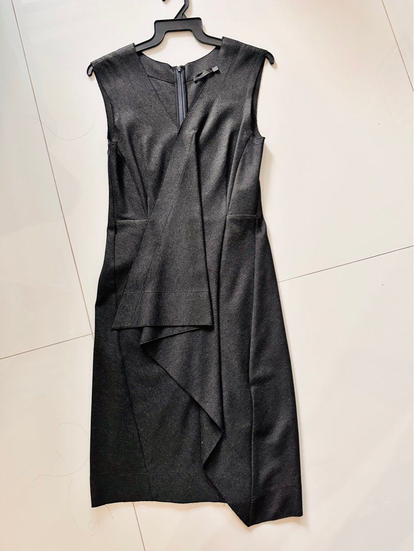 Elegant clothing label top