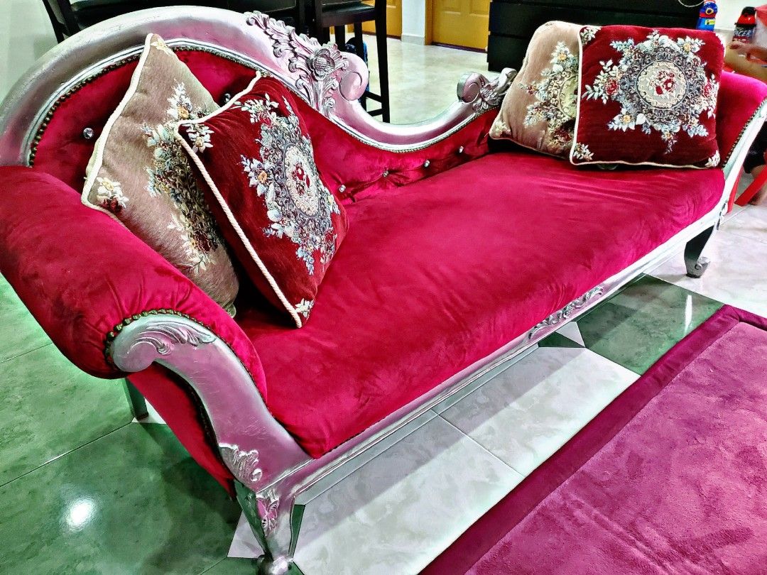 Fast Deal Free Delivery Royal French Victorian Design 3seater Red
