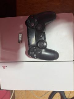 FOR SALE PS4 PHAT JAILBREAK WITH 15 GAMES 1 controller