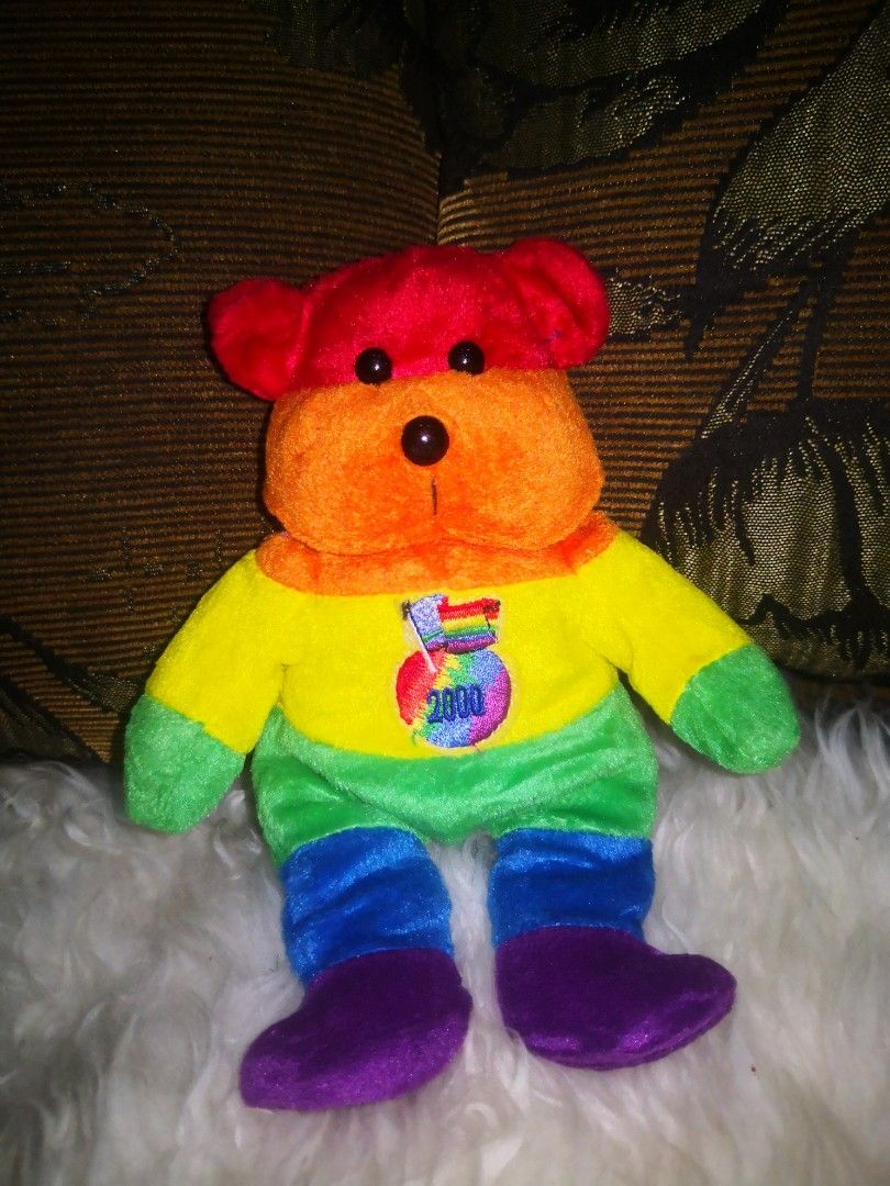 GAY PRIDE BEAR 1999 VINTAGE 2000 MILLENIUM BEANIE BABY Hobbies