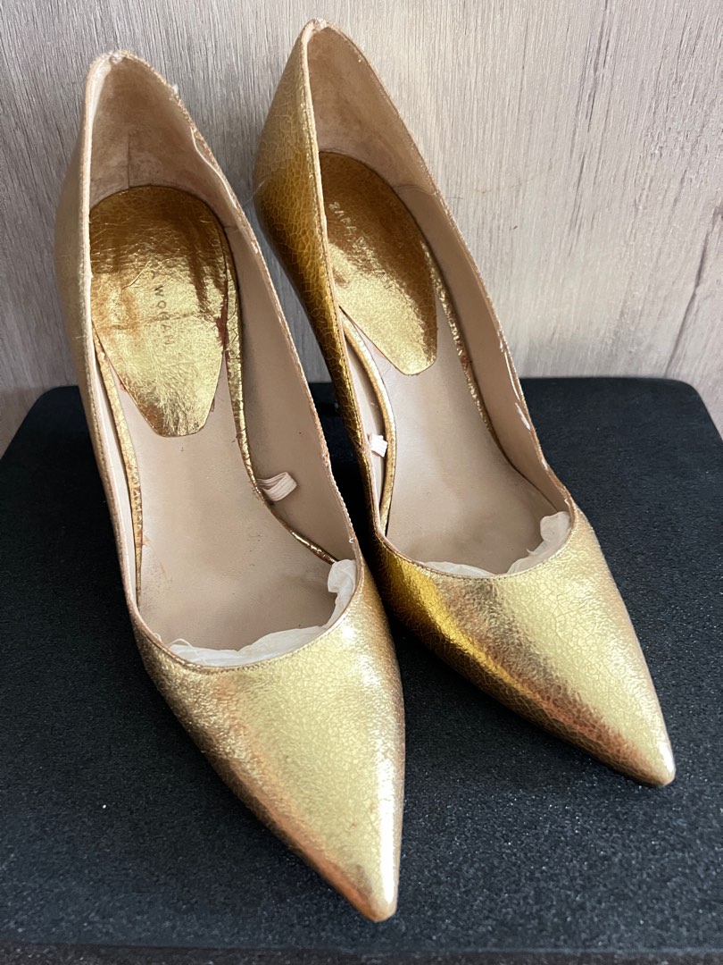 Gold sale pointed heels