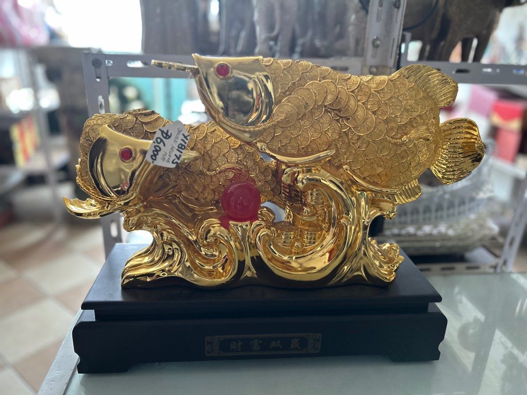 Golden double Arowana (Category: Other Home Decor) located in Manila. Submitted by cozzyessentialshopph (Listing ID 1248086172, Image 3). Description: Item: Golden Double Arowana Materials: polystone Price : 6k Disc price: 5K Qty: 1 set Loc: Ipil Bambang Manila MOP: GCash, BDO, PNB MOD: all SF and courier booking services are c/o by the buyer/s Note: First come first served basis Need at least half the price down payment for confirmed reservation