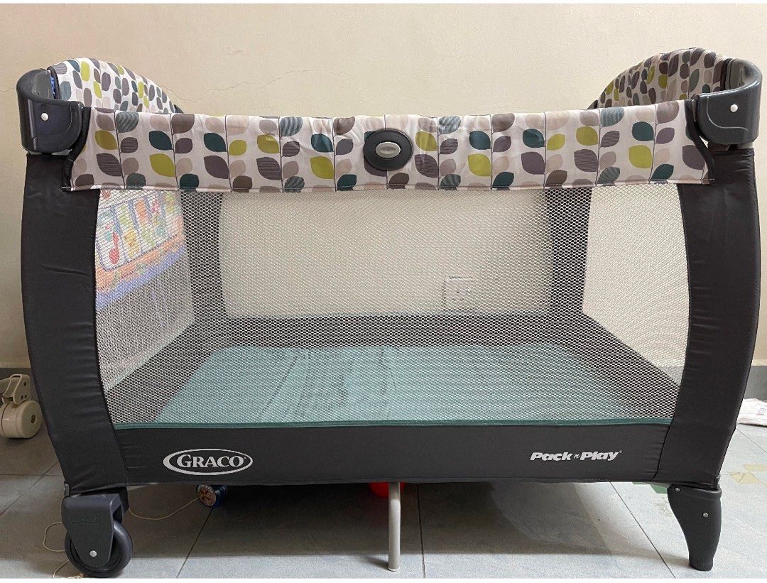 Graco pack n cheap play leaves