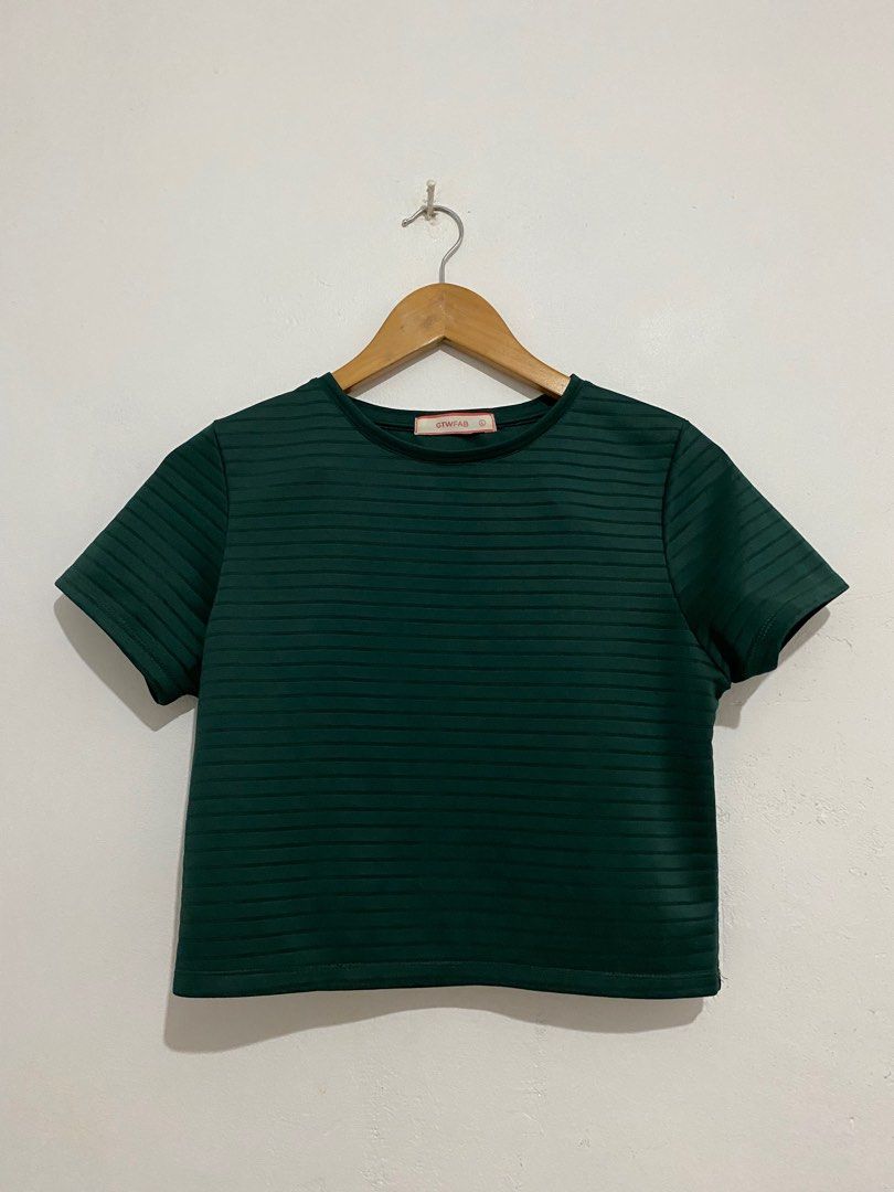 Green crop top (Category: Others Tops) located in Pasig City. Submitted by wintermelonn (Listing ID 1247937528, Image 1). Description: .