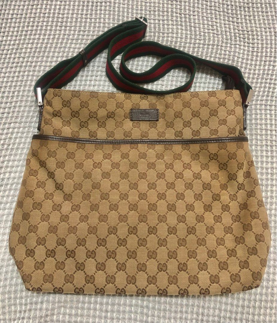 Louis Vuitton LV Vintage Classic Taiga Leather Sasha Polaire Greige Men's  Women's Messenger/Crossbody/Sling/Shoulder/Office/Work/Document/Ipad Bags,  Luxury, Bags & Wallets on Carousell