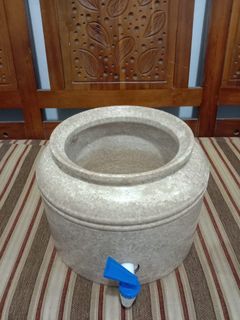 Guci Galon Marmer