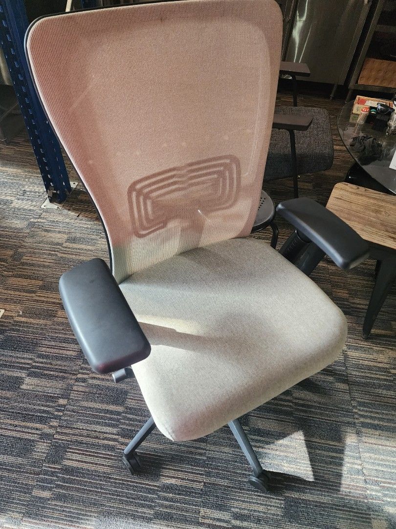 Haworth Zody High Performance Ergonomic Lumbar Support Office Computer