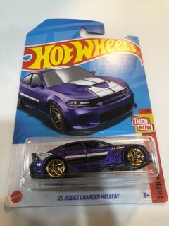 Hot Wheels 20" Dodge Charger Hellcat 2023