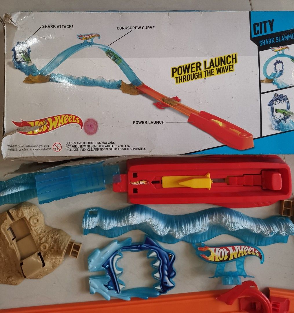 Hot Wheels Shark Slammer Car Track Toy Set for Kids Children
