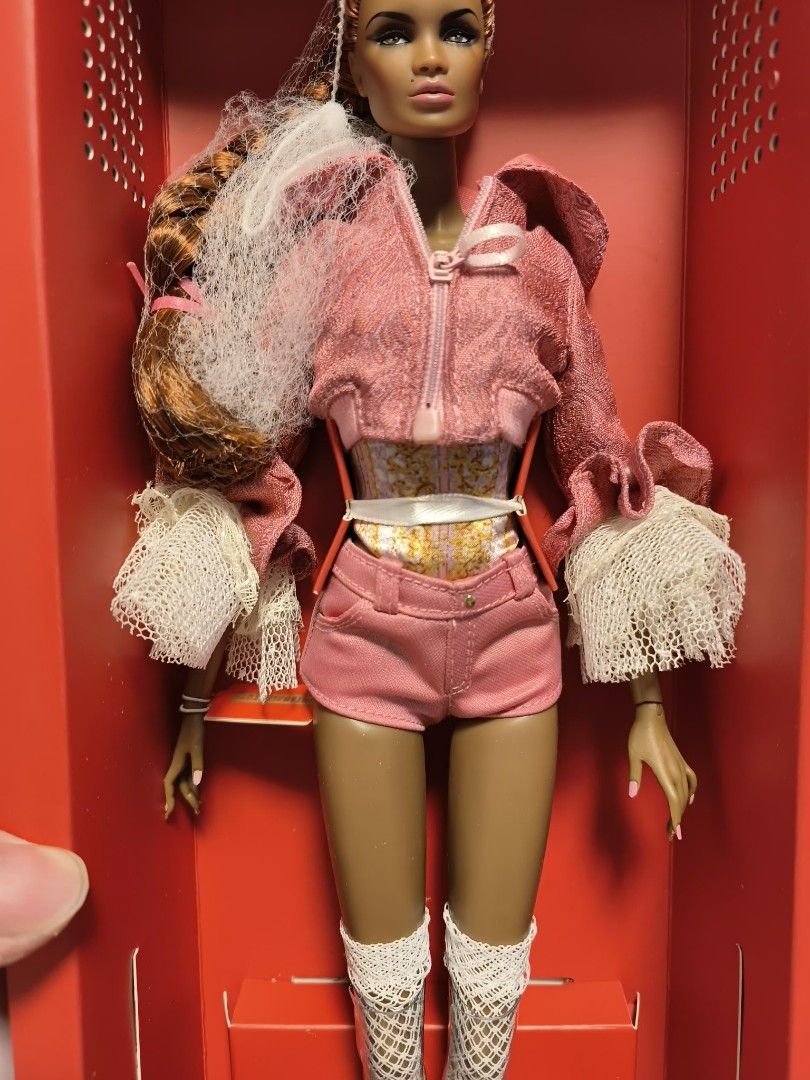 Integrity Toys Fashion Royalty Meteor Serving Cake Keeki