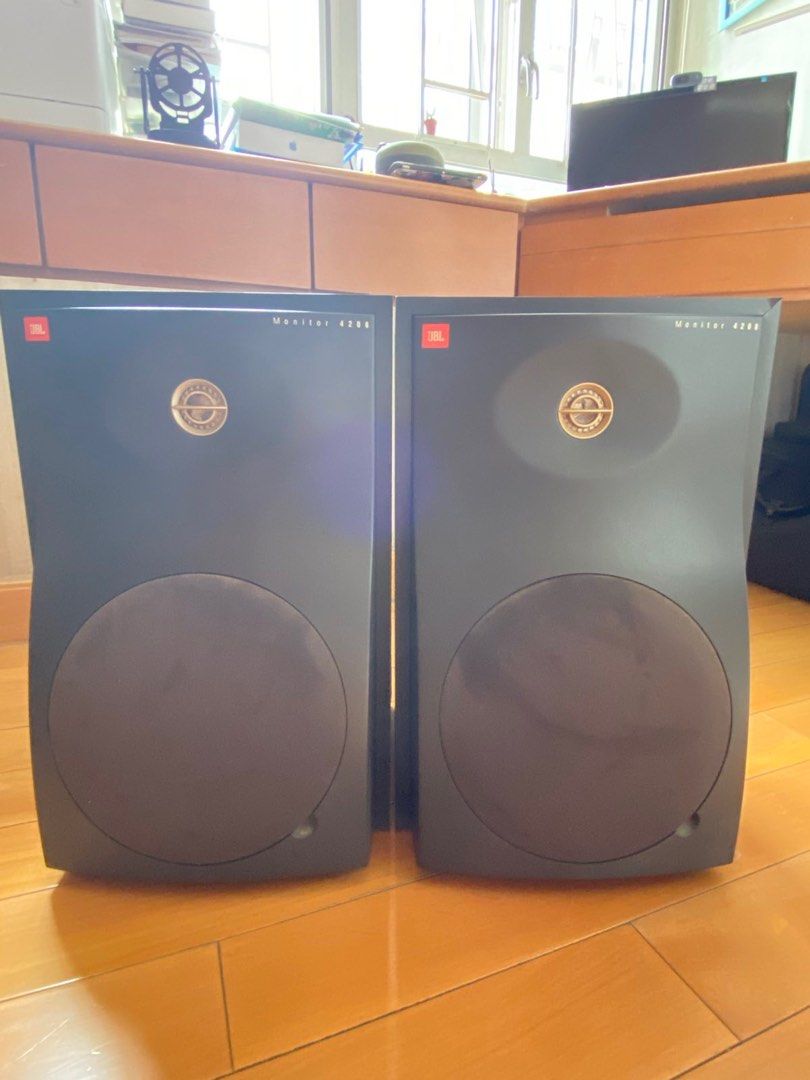JBL Monitor 4208, 音響器材, Soundbar、揚聲器、藍牙喇叭、耳擴 Carousell